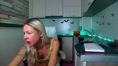 Snapshot of nally_ferrari chatting on 12/02/25, 01:11 Nally online show from 12/02/25, 01:11