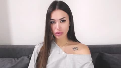 Lady online show from 12/18/25, 05:08