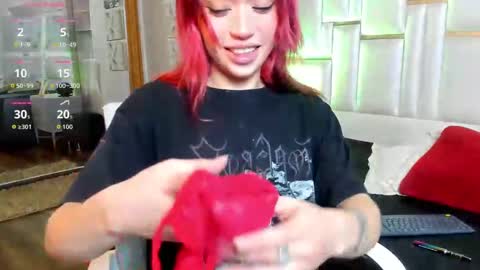 ----Namea------ online show from 10/18/25, 12:17