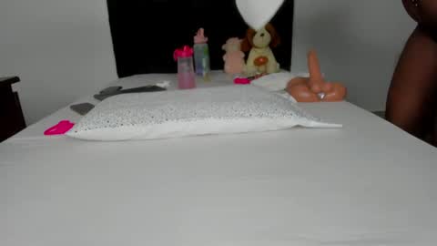 Snapshot of namelesss_xxx chatting on 06/14/26, 09:44 pervert online show from 06/14/26, 09:44