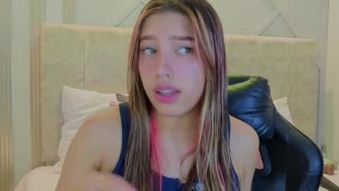 nami_sweet_ online show from 01/08/26, 11:34