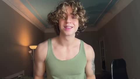 Snapshot of namiraaxel chatting on 02/18/25, 09:20 Georges online show from 02/18/25, 09:20