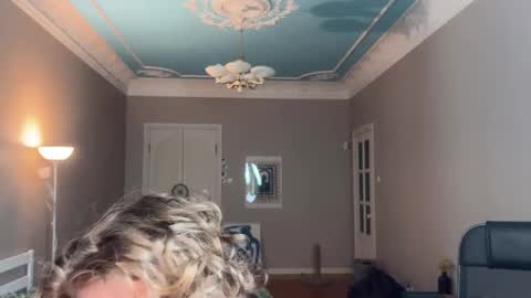 Snapshot of namiraaxel chatting on 02/22/25, 10:42 Georges online show from 02/22/25, 10:42