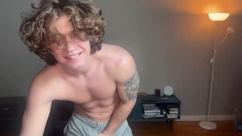 Snapshot of namiraaxel chatting on 03/10/25, 08:12 Georges online show from 03/10/25, 08:12