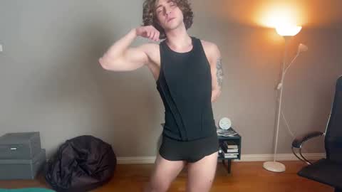 Snapshot of namiraaxel chatting on 03/11/25, 08:09 Georges online show from 03/11/25, 08:09