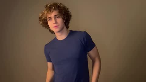 Snapshot of namiraaxel chatting on 10/30/25, 08:20 Georges online show from 10/30/25, 08:20