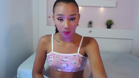 Snapshot of namoismith chatting on 12/24/24, 03:38 Namoi Smith online show from 12/24/24, 03:38