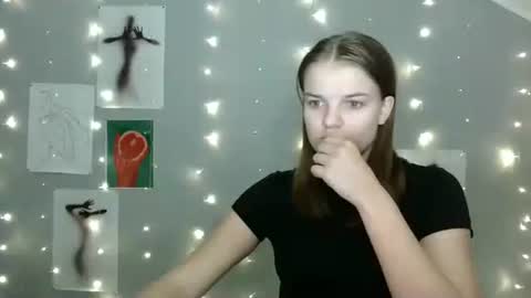 Nana online show from 09/15/25, 08:58