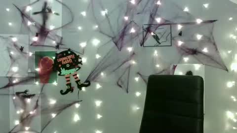 Nana online show from 10/17/25, 08:28