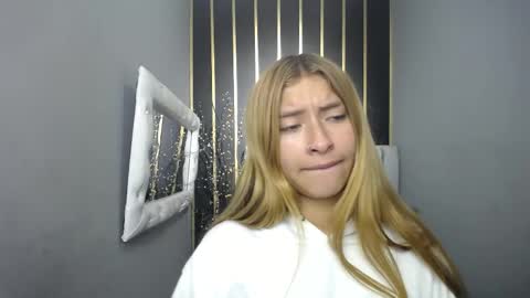 Snapshot of nancy_blonde chatting on 05/08/26, 12:21 nancy blonde online show from 05/08/26, 12:21