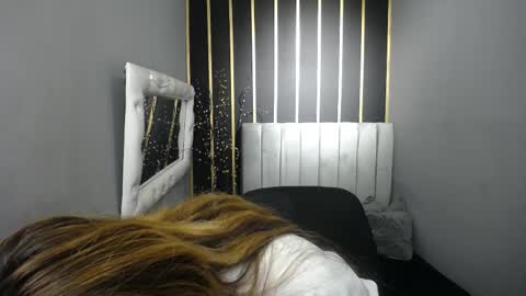 Snapshot of nancy_blonde chatting on 05/15/26, 01:51 nancy blonde online show from 05/15/26, 01:51