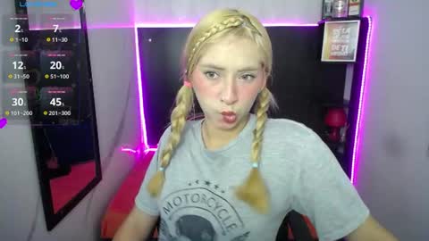 Snapshot of nancy_blonde chatting on 06/28/26, 03:29 nancy blonde online show from 06/28/26, 03:29