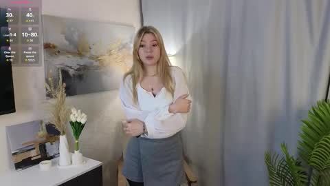 Hello im Lola online show from 11/30/25, 03:10