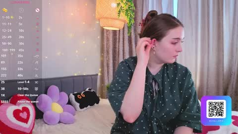 Luna online show from 04/08/26, 05:07