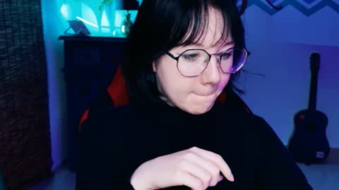 Snapshot of nancymartinez chatting on 09/17/25, 01:02 nancymartinez online show from 09/17/25, 01:02