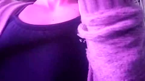 Snapshot of nancyybonita chatting on 02/02/25, 07:09 nancyybonita online show from 02/02/25, 07:09