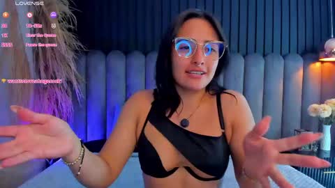 Snapshot of nanda_vixen_ chatting on 05/20/26, 11:33 Nanda online show from 05/20/26, 11:33
