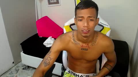 nando_col online show from 11/15/25, 12:02