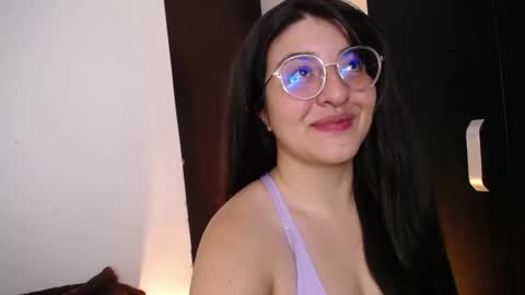 Snapshot of nani_gutierrez chatting on 03/09/25, 01:15 Nani online show from 03/09/25, 01:15