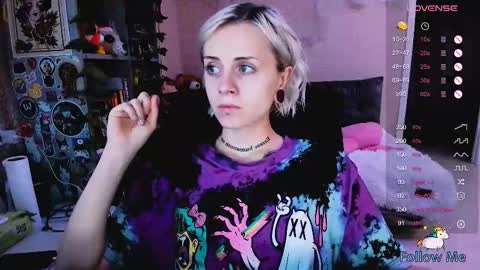 Monday-Friday 12-4 AM and 6-9 AM New York time online show from 10/16/25, 08:43