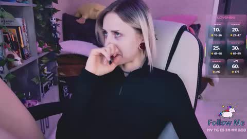 Snapshot of nanitamoore chatting on 03/08/26, 02:04 Monday-Friday 12-4 AM and 6-9 AM New York time online show from 03/08/26, 02:04