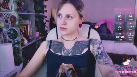 Snapshot of nanitamoore chatting on 03/19/26, 08:35 Monday-Friday 12-4 AM and 6-9 AM New York time online show from 03/19/26, 08:35