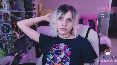 Snapshot of nanitamoore chatting on 03/31/26, 08:31 Monday-Friday 12-4 AM and 6-9 AM New York time online show from 03/31/26, 08:31