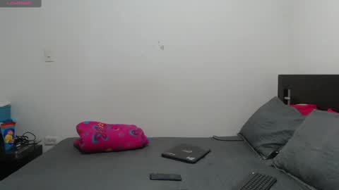 nanna_and_balder2 online show from 02/19/25, 12:14