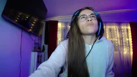 Snapshot of nanna_yoshi chatting on 12/11/24, 04:49 nanna yoshi online show from 12/11/24, 04:49