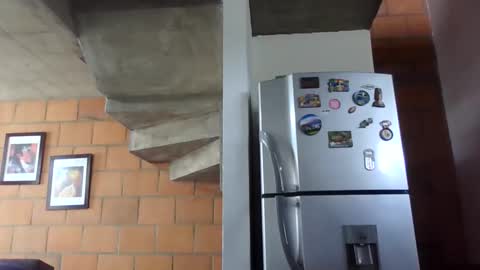 Snapshot of nano1206 chatting on 12/15/25, 06:23 nano1206 online show from 12/15/25, 06:23