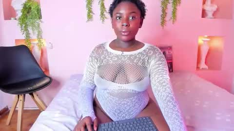 Snapshot of nanymoreno chatting on 01/13/26, 01:05 nanymoreno online show from 01/13/26, 01:05