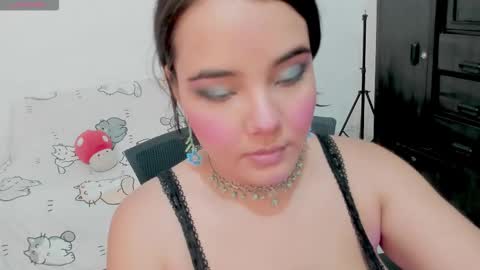  Naoko  online show from 11/26/25, 10:22