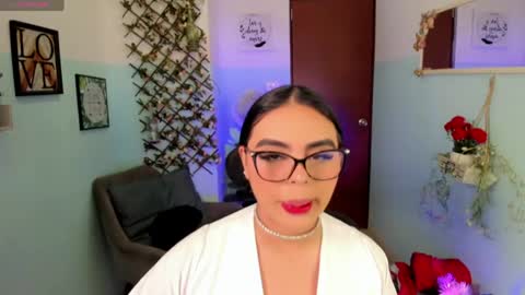 Snapshot of naomi_aniston chatting on 06/06/26, 02:00 naomi_aniston online show from 06/06/26, 02:00