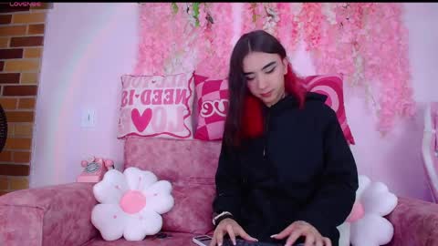 naomi_femme online show from 05/18/26, 10:32