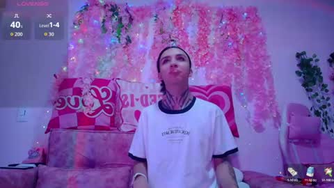 naomi_femme online show from 06/18/26, 11:14