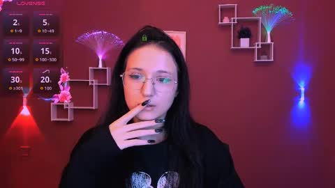 Snapshot of naomi_fox__ chatting on 05/01/26, 08:24 naomi_fox__ online show from 05/01/26, 08:24