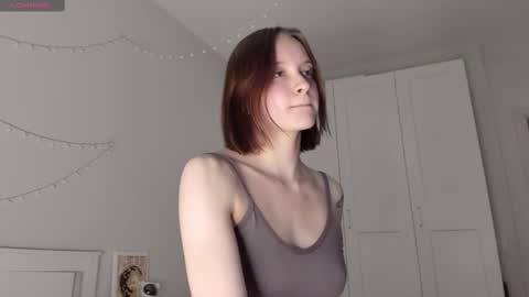 Snapshot of naomi_oops chatting on 12/21/24, 08:54 Naomi online show from 12/21/24, 08:54