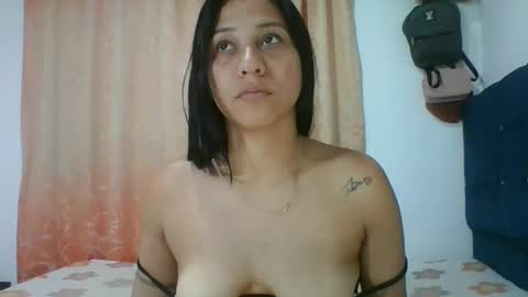 Mia online show from 11/05/25, 11:49