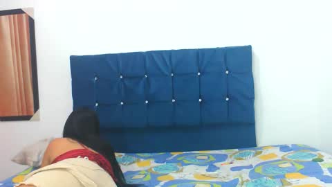 Mia online show from 11/20/25, 10:42