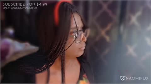 Snapshot of naomifux chatting on 12/08/24, 07:11 Naomi online show from 12/08/24, 07:11