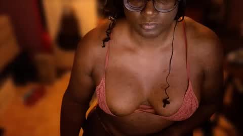 Naomi online show from 09/15/25, 12:21