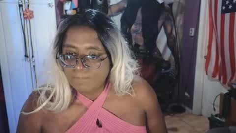 Snapshot of naomifux chatting on 11/25/25, 04:51 Naomi online show from 11/25/25, 04:51