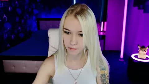 naomihita online show from 11/22/25, 10:14