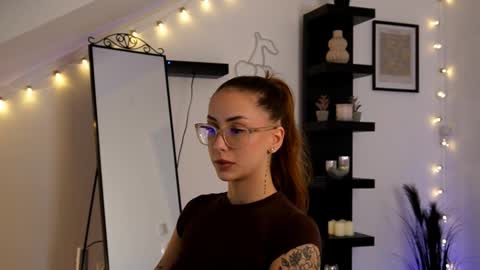 Snapshot of naomii_20 chatting on 10/12/25, 07:02 naomii_20 online show from 10/12/25, 07:02