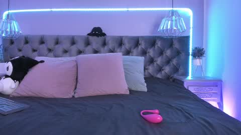 Naomi online show from 12/11/24, 04:09