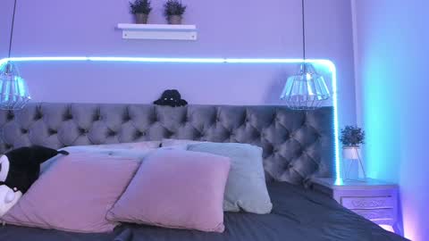 Naomi online show from 12/14/24, 09:56