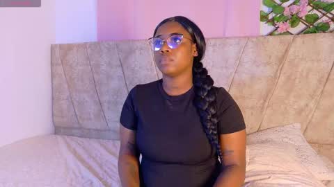 naomiivega online show from 10/25/25, 09:42