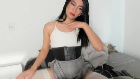 Naomi Moore online show from 10/19/25, 09:15