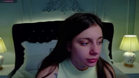 Snapshot of naomimur chatting on 11/28/25, 04:48 Naomi online show from 11/28/25, 04:48