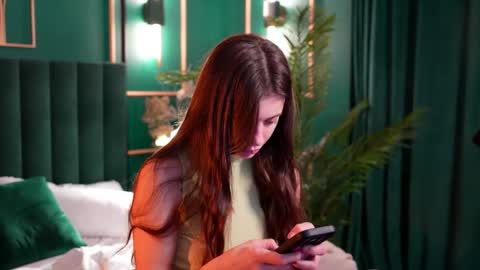 Snapshot of naomimur chatting on 12/01/25, 04:50 Naomi online show from 12/01/25, 04:50